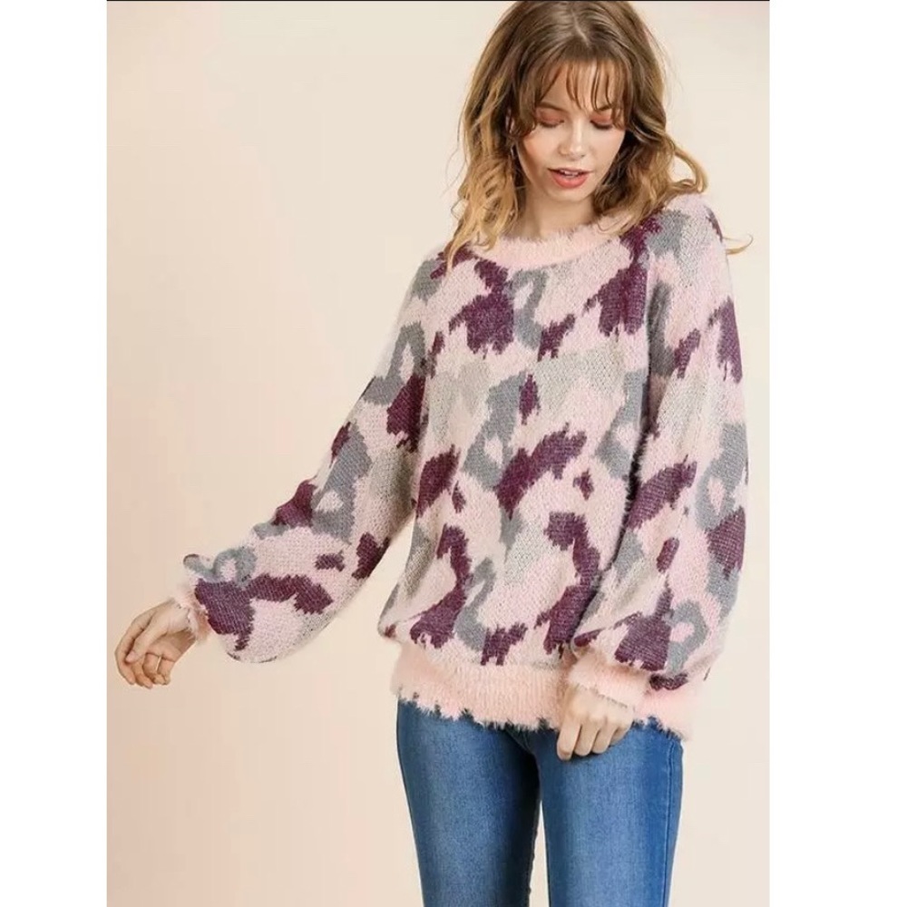 Umgee Plum Pullover Fuzzy Knit Sweater Army Print‎